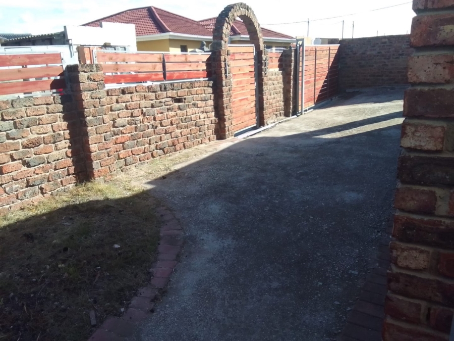 2 Bedroom Property for Sale in Kwazakhele Eastern Cape